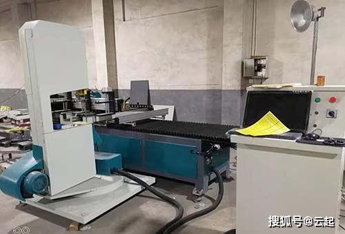 数控机床木工带锯机在猫抓板瓦楞纸切割上面有这不可替代的位置